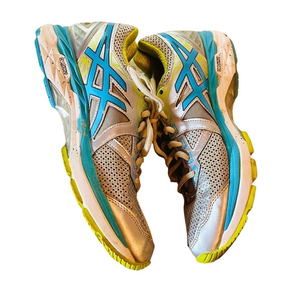 Women’s Asic’s GT-2000 T657N running sneakers 8.5 wide silver blue gently worn - Picture 6 of 16